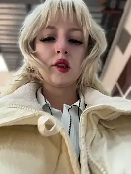 Snapshot of RonnieKiss chatting on 04/15/26, 08:54 RonnieKiss online show from 04/15/26, 08:54