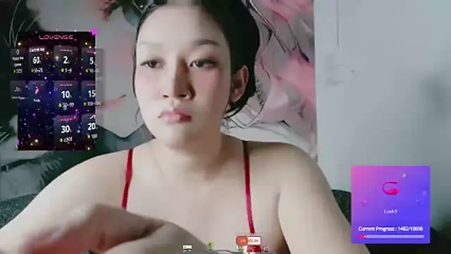 Snapshot of Lalacream12 chatting on 11/19/25, 04:56 Lalacream12 online show from 11/19/25, 04:56