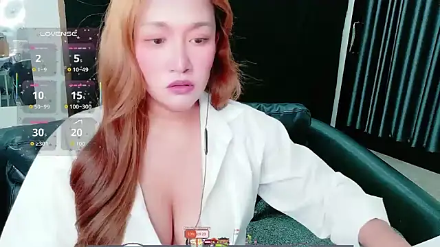 Snapshot of Lalacream12 chatting on 05/02/26, 05:40 Lalacream12 online show from 05/02/26, 05:40