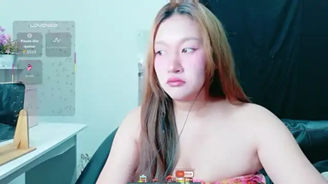 Snapshot of Lalacream12 chatting on 05/15/26, 06:15 Lalacream12 online show from 05/15/26, 06:15