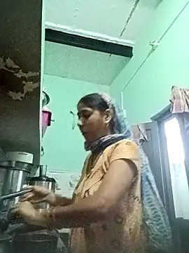 Snapshot of Cute-Charvii chatting on 04/01/26, 01:17 Cute-Charvii online show from 04/01/26, 01:17