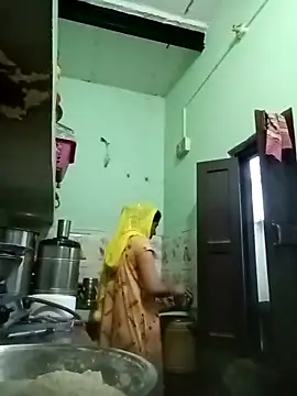 Snapshot of Cute-Charvii chatting on 04/08/26, 01:05 Cute-Charvii online show from 04/08/26, 01:05