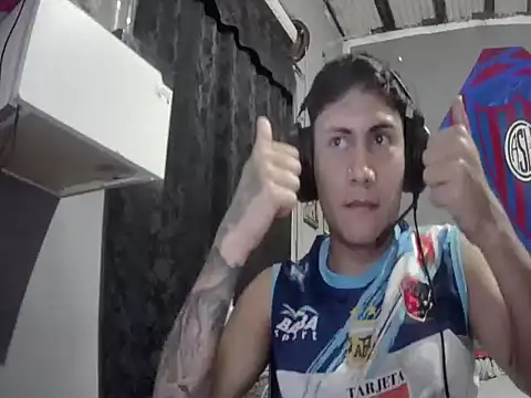 Miguel19971 online show from 10/15/25, 06:35