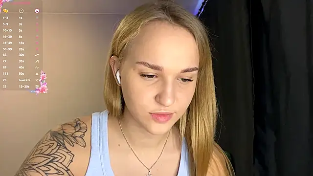 TanekaBoitel online show from 10/04/25, 10:13