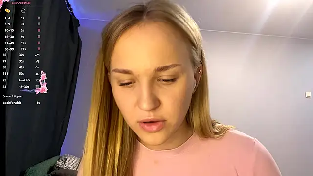 TanekaBoitel online show from 10/21/25, 11:11