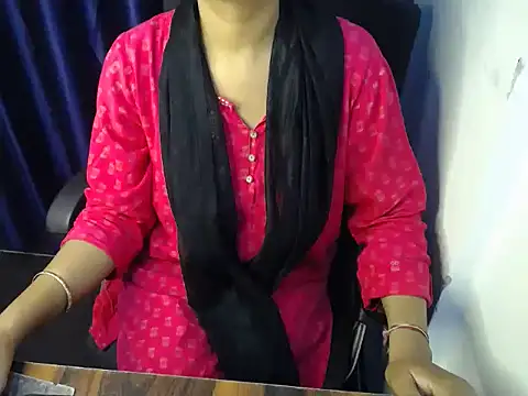 priya gupta7 online show from 10/18/25, 01:45