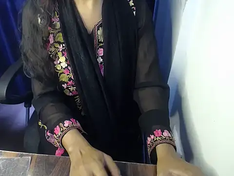 priya gupta7 online show from 10/22/25, 09:42