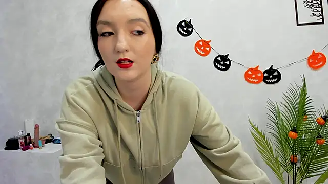 Snapshot of Lesley_Wins chatting on 10/17/25, 08:06 Lesley Wins online show from 10/17/25, 08:06