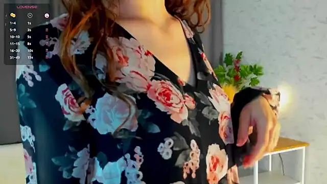 DelilahConsalvo online show from 10/02/25, 06:15