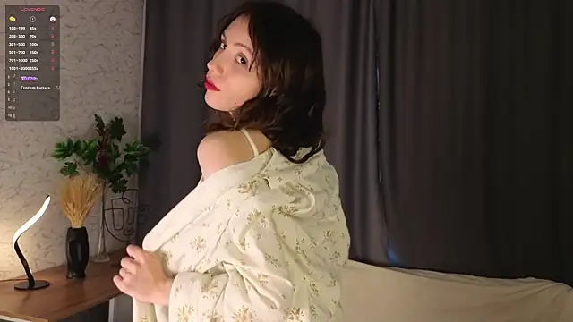 DelilahConsalvo online show from 10/28/25, 05:22