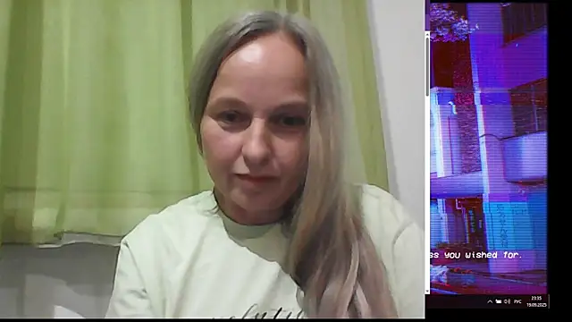 Snapshot of B_i_r_d_i_e chatting on 09/19/25, 08:31 B i r d i e online show from 09/19/25, 08:31