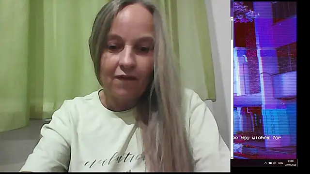 Snapshot of B_i_r_d_i_e chatting on 09/21/25, 08:10 B i r d i e online show from 09/21/25, 08:10