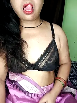 Snapshot of Mona_darling21 chatting on 10/01/25, 05:13 Mona darling21 online show from 10/01/25, 05:13