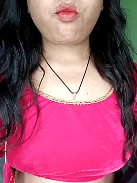 Snapshot of Mona_darling21 chatting on 10/06/25, 06:33 Mona darling21 online show from 10/06/25, 06:33