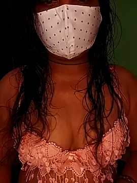 Snapshot of Mona_darling21 chatting on 10/10/25, 05:17 Mona darling21 online show from 10/10/25, 05:17