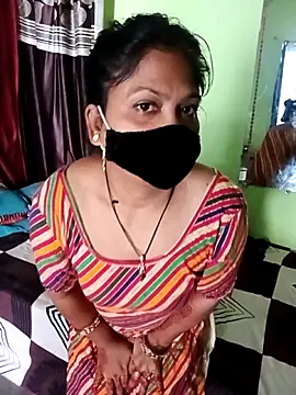 Snapshot of Mona_darling21 chatting on 10/22/25, 08:14 Mona darling21 online show from 10/22/25, 08:14