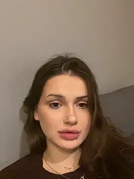 SoShyEmmyyy online show from 09/29/25, 08:02