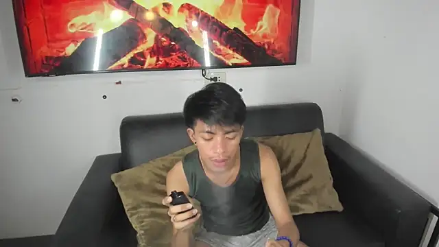 Snapshot of jayxxxlovescock chatting on 10/25/25, 04:24 jayxxxlovescock online show from 10/25/25, 04:24