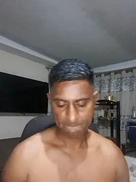 Snapshot of kingVibeX chatting on 10/31/25, 08:32 kingVibeX online show from 10/31/25, 08:32