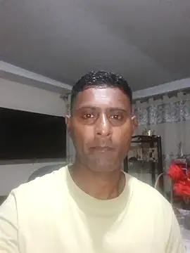 Snapshot of kingVibeX chatting on 11/16/25, 08:03 kingVibeX online show from 11/16/25, 08:03