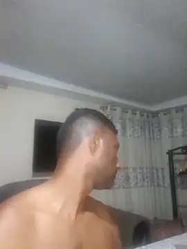 Snapshot of kingVibeX chatting on 11/26/25, 10:22 kingVibeX online show from 11/26/25, 10:22