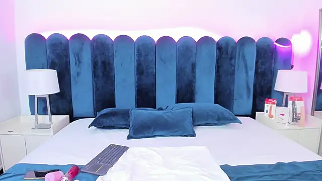 VanessaParis   online show from 11/05/25, 09:26