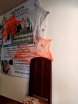 Snapshot of ANDREA-10_ chatting on 10/25/25, 02:35 ANDREA-10  online show from 10/25/25, 02:35