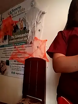 Snapshot of ANDREA-10_ chatting on 10/29/25, 02:41 ANDREA-10  online show from 10/29/25, 02:41