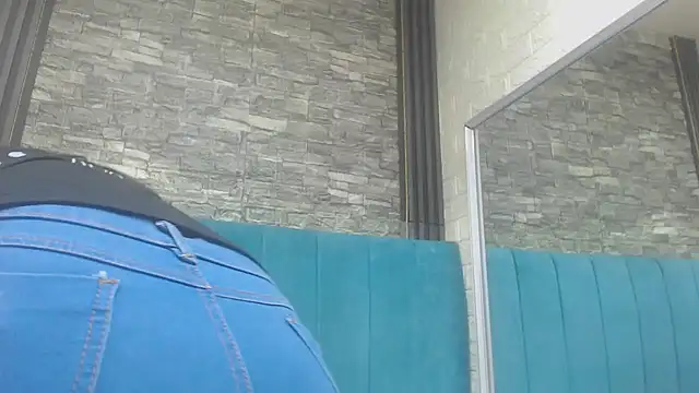 Lil Rose2006 online show from 12/04/25, 01:09