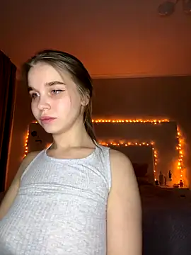 MyLolaSky online show from 10/11/25, 10:52