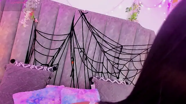 Snapshot of JadeBennett_ chatting on 10/31/25, 04:24 JadeBennett online show from 10/31/25, 04:24