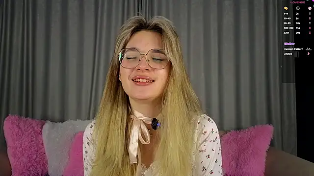 vivyboo111 online show from 11/22/25, 08:30