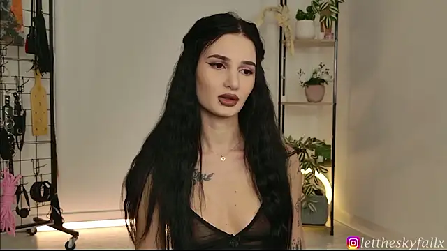 Snapshot of lettheskyfallx chatting on 03/18/26, 11:19 lettheskyfallx online show from 03/18/26, 11:19