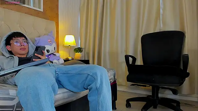 Snapshot of liam_twiink chatting on 11/27/25, 07:27 liam twiink online show from 11/27/25, 07:27