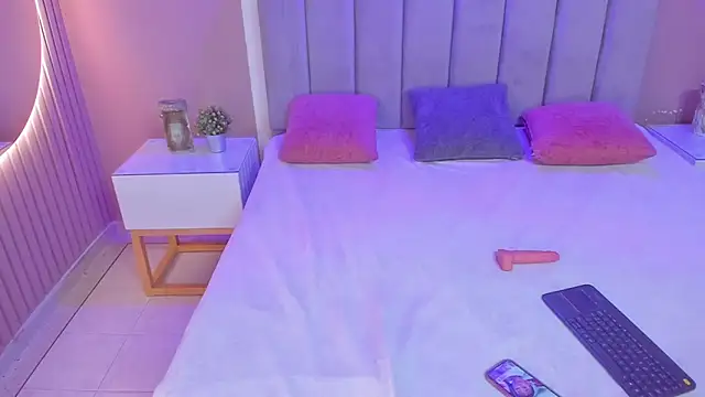 Snapshot of isa_vel chatting on 11/06/25, 07:15 isa vel online show from 11/06/25, 07:15