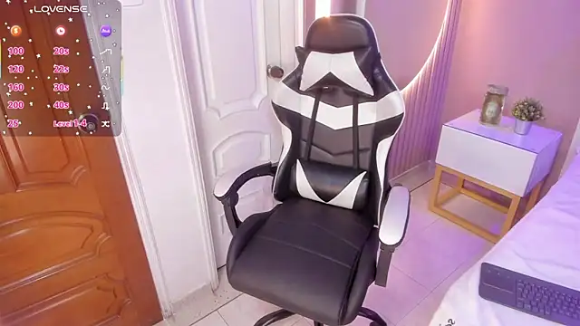 Snapshot of isa_vel chatting on 11/18/25, 07:29 isa vel online show from 11/18/25, 07:29