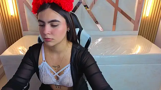 scarlett smith tp online show from 10/04/25, 12:58