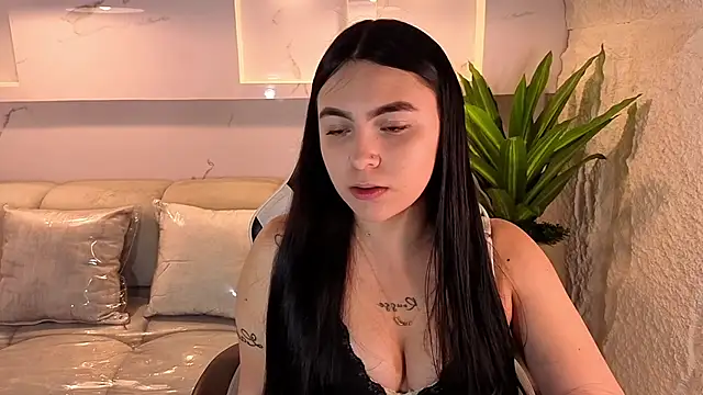 scarlett smith tp online show from 12/17/25, 12:44