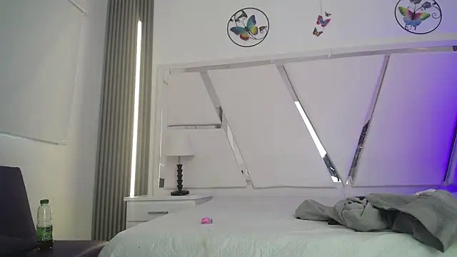 Snapshot of oblivionlove chatting on 11/28/25, 08:11 oblivionlove online show from 11/28/25, 08:11