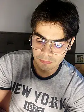 Snapshot of Mason_grey chatting on 11/22/25, 10:09 Mason grey online show from 11/22/25, 10:09