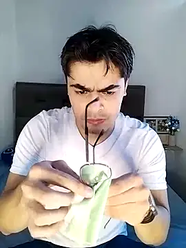 Snapshot of Mason_grey chatting on 11/27/25, 06:10 Mason grey online show from 11/27/25, 06:10