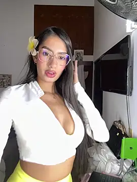 Julieta Duque online show from 03/31/26, 03:30