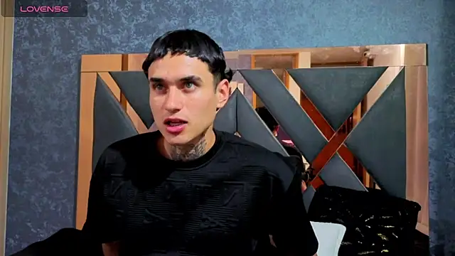 Snapshot of owen_desmond chatting on 09/26/25, 02:26 owen desmond online show from 09/26/25, 02:26