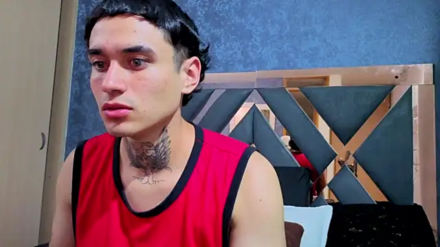 Snapshot of owen_desmond chatting on 09/27/25, 02:16 owen desmond online show from 09/27/25, 02:16