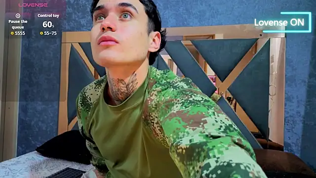 Snapshot of owen_desmond chatting on 09/30/25, 02:38 owen desmond online show from 09/30/25, 02:38