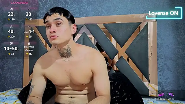 Snapshot of owen_desmond chatting on 10/15/25, 03:06 owen desmond online show from 10/15/25, 03:06