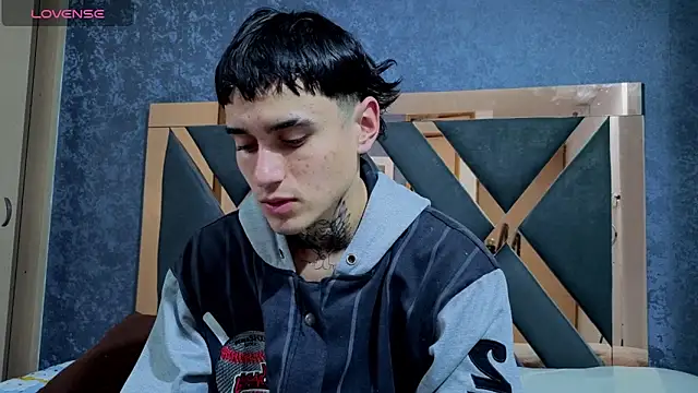 Snapshot of owen_desmond chatting on 10/20/25, 02:56 owen desmond online show from 10/20/25, 02:56