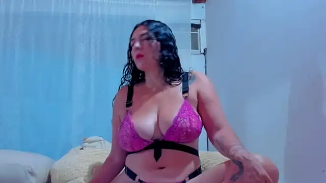 Snapshot of Maturealiciaray chatting on 10/12/25, 04:22 Maturealiciaray online show from 10/12/25, 04:22