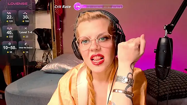 Snapshot of tacodeluxxxe chatting on 11/23/25, 10:53 tacodeluxxxe online show from 11/23/25, 10:53