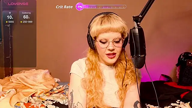 Snapshot of tacodeluxxxe chatting on 11/26/25, 05:03 tacodeluxxxe online show from 11/26/25, 05:03